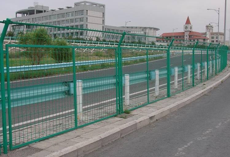 公路護欄網(wǎng)